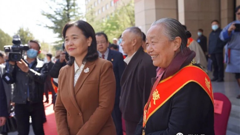 传承精华，让藏医药造福人民健全安全！